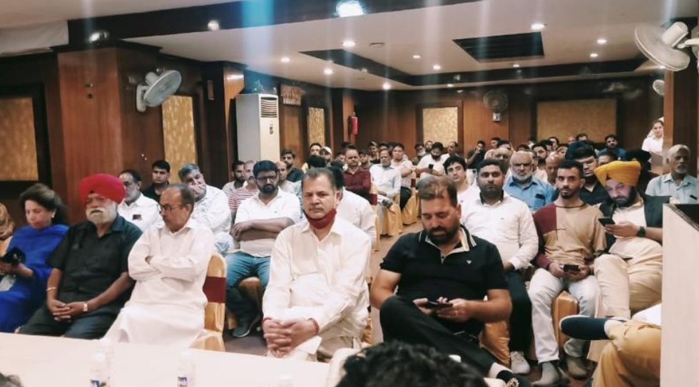 drgaganbhagat's tweet photo. Impressive meeting at #JammuEast organised by
#RitaGupta Chaired by 
@JKNC_ PPJ #RLGupta Sb ,Former Minister Babu Rampaul Ji, Former MLC Bashir Sb, YNC PP- @ajazjan Sb, Former MLA @BimlaLuthra2
@Drsheikhamina &amp; Vijay Laxmi Datta, @Tejinder013_NC &amp; Jugal Mahajan &amp; others. https://t.co/PZIx9CCrt6
