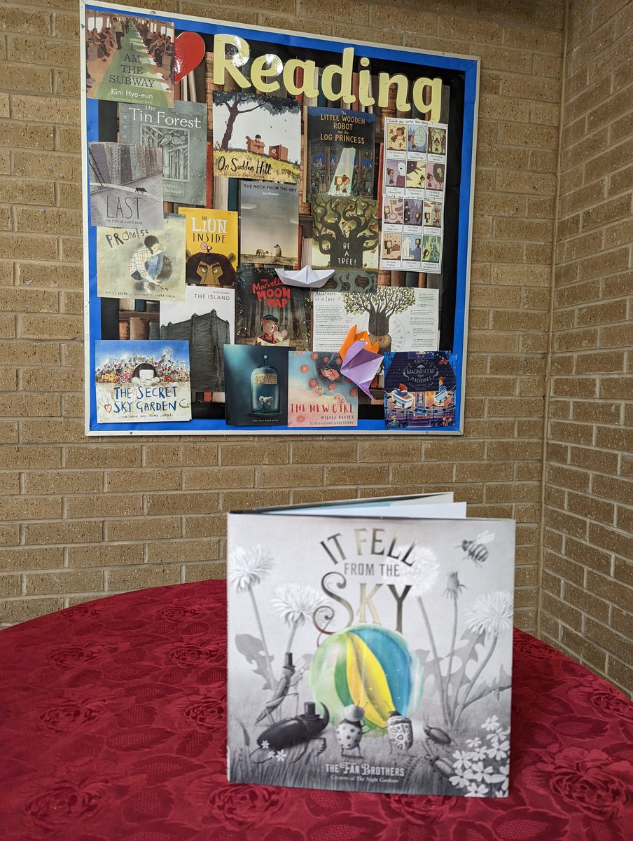 HTPhilRobertson's tweet image. Sometimes a really well-received story gets a spontaneous round of applause at the end of a #ReadingAssembly and today was just such a day! Hugely enjoyed #ItFellFromTheSky by #TheFanBrothers