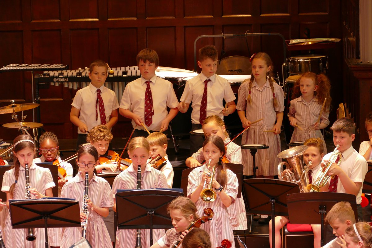 BromsMusic's tweet photo. A huge well done to everyone who took part in yesterday's Prep Summer Concert. Over 200 pupils from across Y3-8 took to the stage and it truly was a fabulous event 😄@BromsPrep #BromsMusic #PrepMusic https://t.co/T3J7eOBUpR