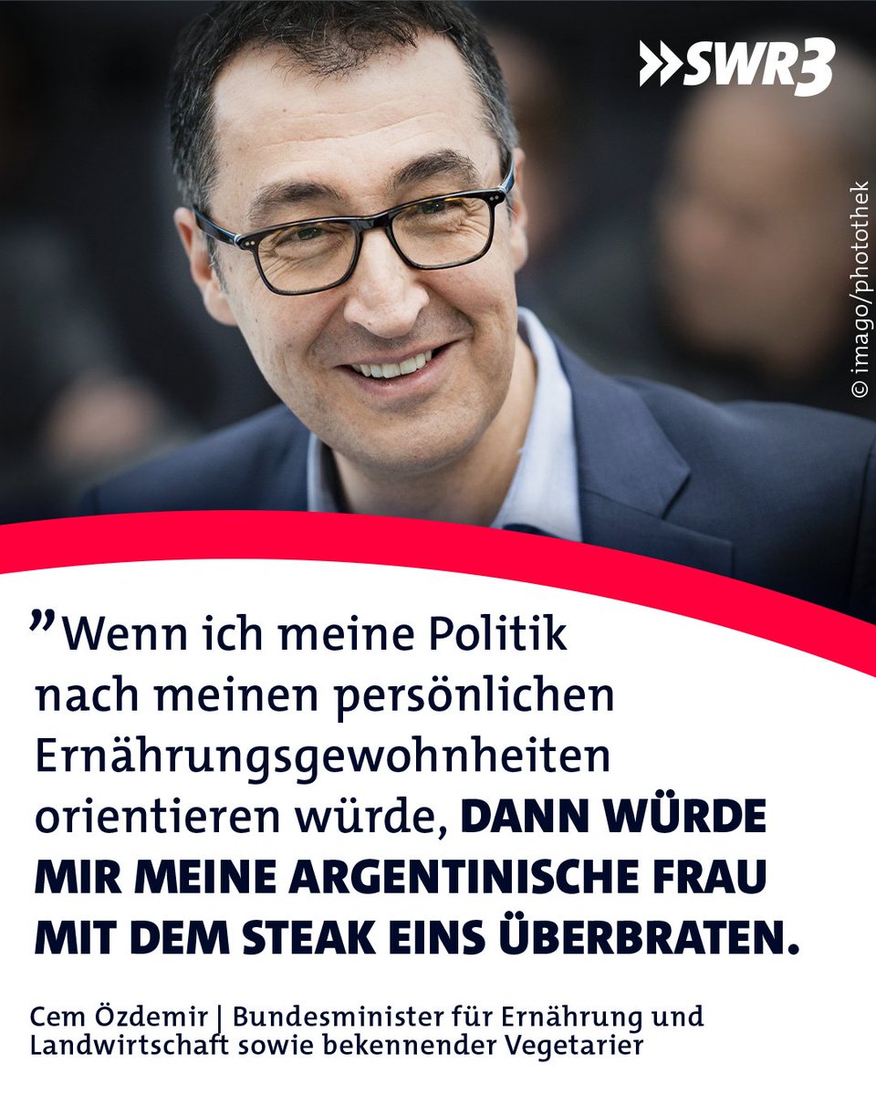 swr3's tweet photo. Cem Özdemir (@cem_oezdemir) warb vor dem #Bauernverband für eine nachhaltig orientierte #Agrarpolitik. Der Bundeslandwirtschaftsminister ist #Vegetarier, das bereitet manchen Landwirten Sorgen. Die passende, beruhigende Antwort hat er sofort parat! 😉🥩 https://t.co/pC4VDuMp9Q
