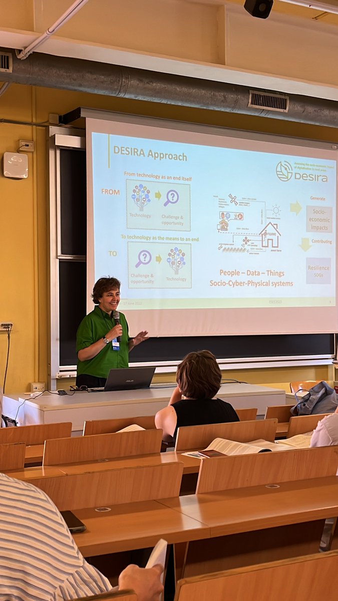 #DigitalTransition and #Resilience in #Rural Communities: @elentoli  presented at the <a href="/ESEEORG/">ESEEORG</a>  the findings from the <a href="/DesiraH2020/">DESIRA_H2020</a>  #LivingLab with grape farmers &amp; winemakers in North Greece