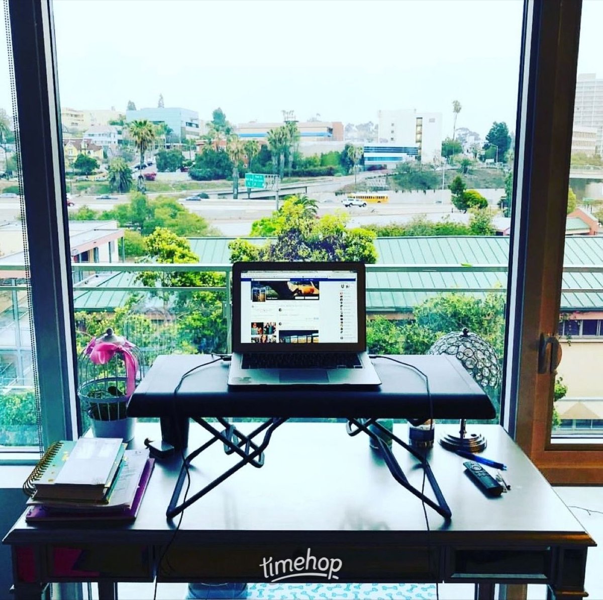DMCGGlobal's tweet photo. Are you ready to leave the constraints of a traditional 9-5?

This is what your wfh set up could look like if you work with DMCG! Pretty epic 👇

We're always on the lookout for talented individuals to join our team. Join us: https://t.co/JGPzOQNFwv

#WFH #DMCGGlobal #HomeOffice https://t.co/UrzvgYszFs