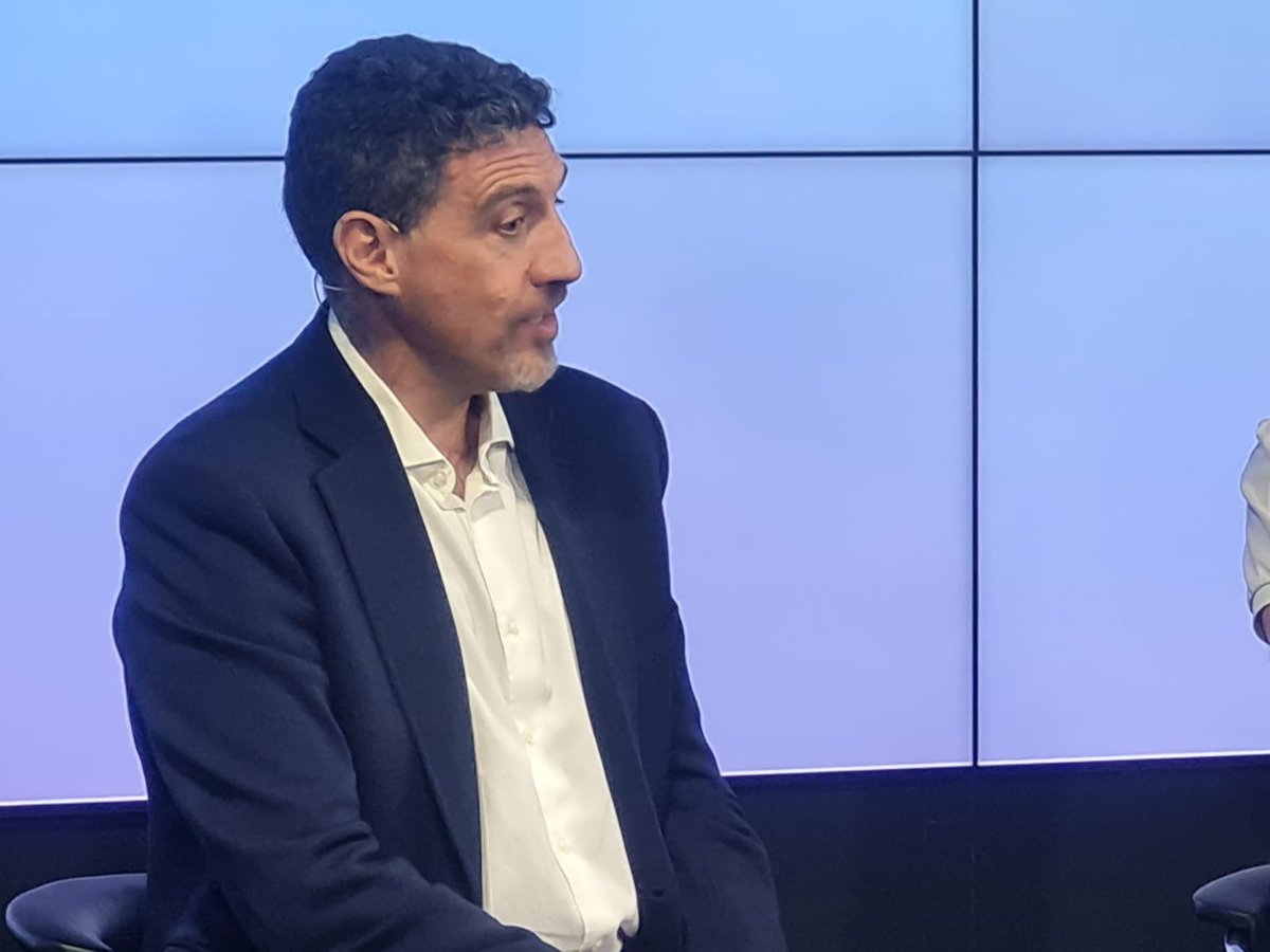 'El #metaverso no es sustitutivo en el fùtbol, pero nos da otro canal'

César Quintana, CEO de <a href="/BeFootballVR/">BeFootball</a> compartiéndonos su visión sobre el metaverso

#MMMbyMomentum 
<a href="/momentumspain/">Momentum.Spain</a> 
<a href="/MomentumWW/">Momentum Worldwide</a>