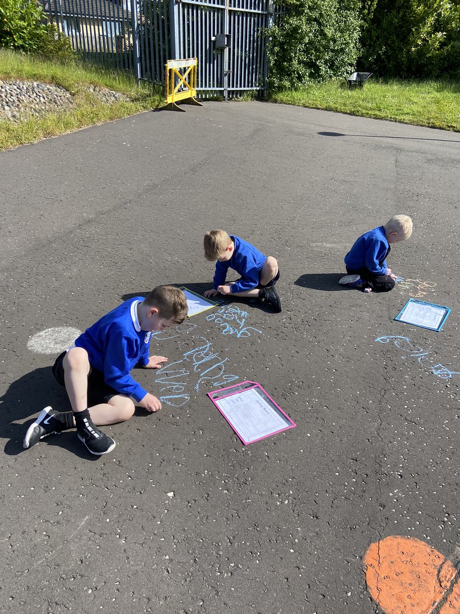 Mrs Lloyd (@mrslloyd_stt) on Twitter photo Spelling in the sun! ☀️ @LcscP1b Spelling in the sun! ☀️ @LcscP1b