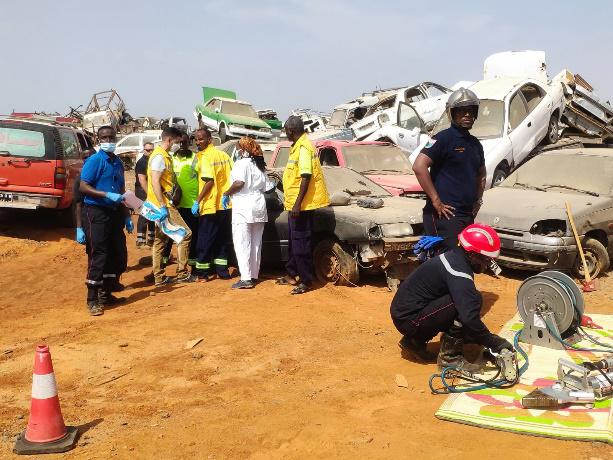 CoopSecuDefense's tweet photo. 🇫🇷🇩🇯France-#Djibouti

@CoopSecuDefense🇫🇷 aide son partenaire🇩🇯 à améliorer la coordination des services de #secours et soins d'urgence au profit de la population🇩🇯

1️⃣5️⃣stagiaires de la #DNPC🇩🇯 formés chefs d'agrès secours à personnes
Par @MarinsPompiers conjointement avec SMUR🇩🇯 https://t.co/uafTPIr9d2