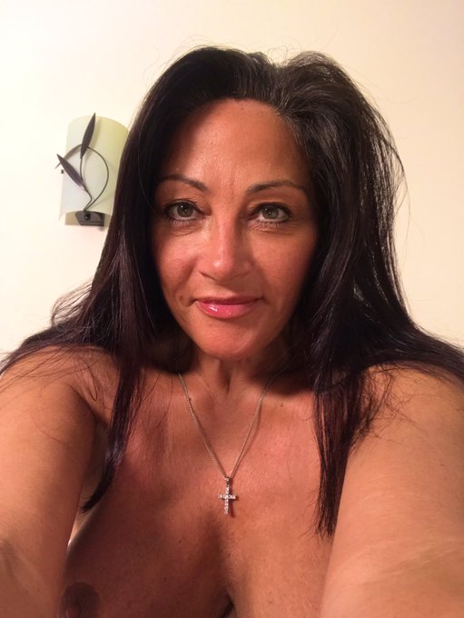 Good morning my loves I hope your all having a good day so far. I have just logged on to https://t.co/hwvzHMcw2r