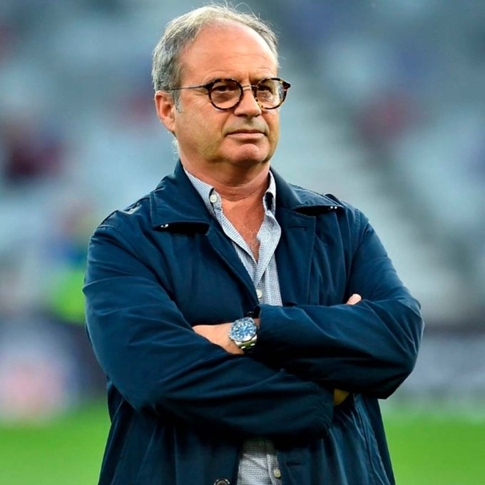 elchiringuitotv's tweet photo. 🚨OFICIAL

✅El RC Celta confirma que Luis Campos lleva meses trabajando como asesor externo del área deportiva.

👉Lo compaginará con su tarea de asesor de fútbol en el PSG. 

https://t.co/uy59B6tvAR https://t.co/Gx44Rn0lz9