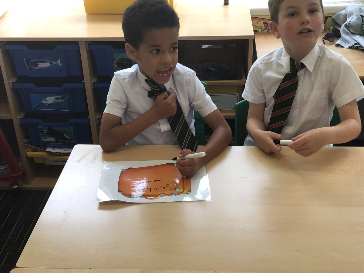 laceygreenpa's tweet image. Year 1 have been exploring weather in Science. We discussed the importance of suncream and what we should take with us on different types holidays #LGPAScience