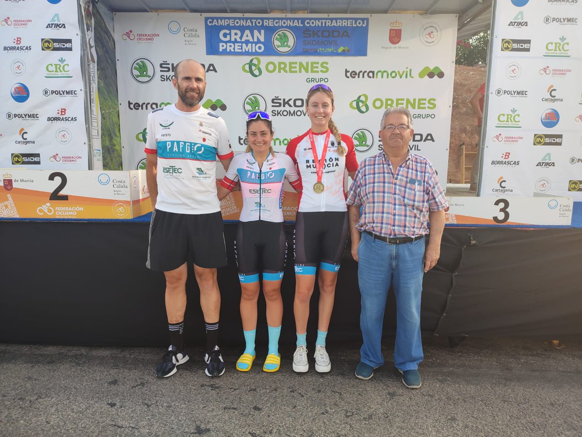TeamPafgio's tweet photo. 🤗🤯😳🤸‍♂️ La que hemos vuelto a liar. Volvemos a ser las mejores gracias a Leonor y Ángela.

🚴💨Ayer nos alzamos con el campeonato regional de contrarreloj con Ángela.

❤️¡Enhorabuena a todas! https://t.co/htNcSRFhFo
