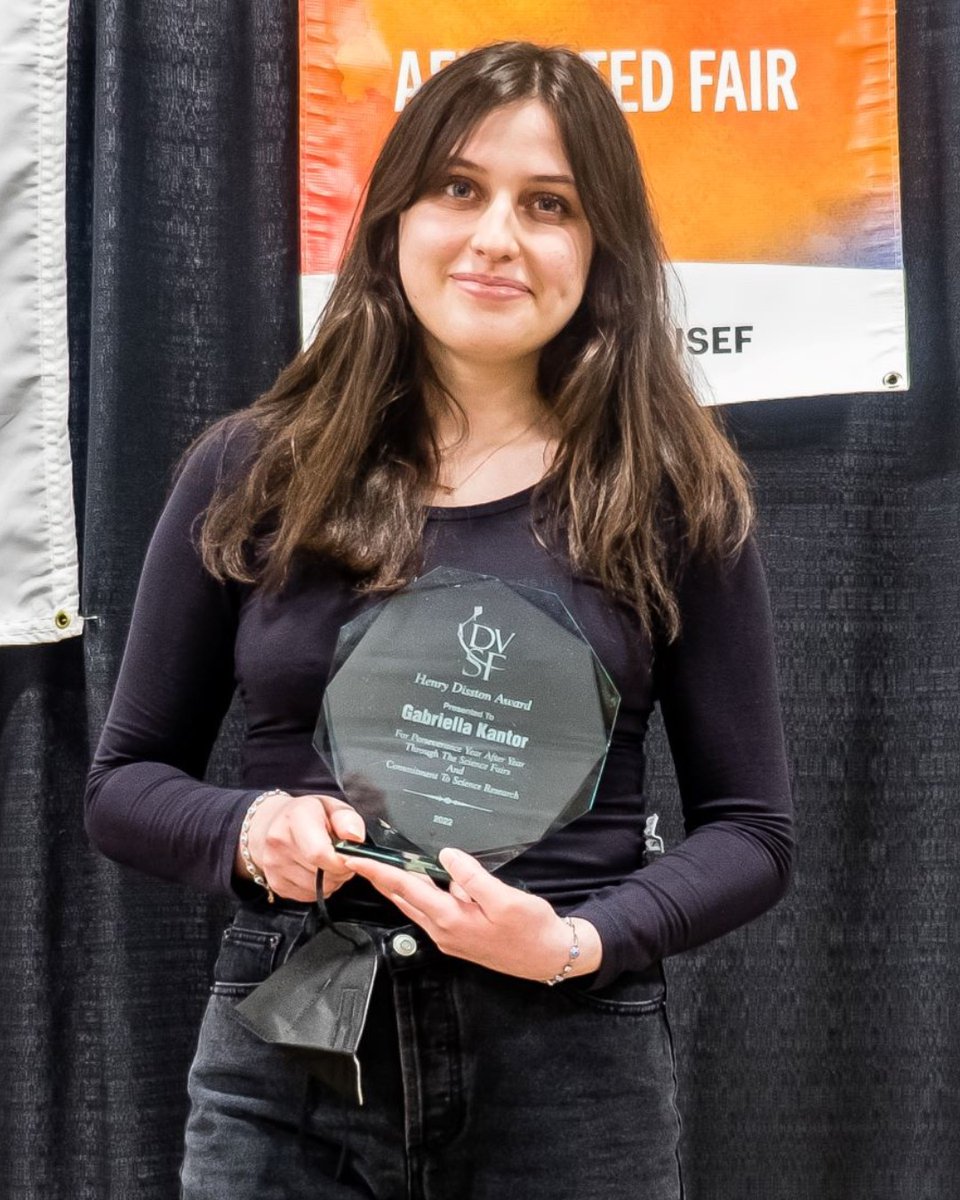 DVSFairs's tweet photo. The Henry Disston Director's Award
for #DVSF 2022 was presented to
Gabriella Kantor from Avon Grove Charter Upper School
#DVSFairs #SpecialAward #Disston https://t.co/SKXsaqar3U