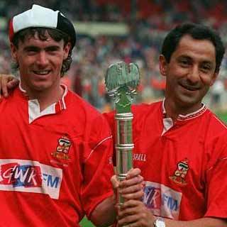 TownEndersSTFC's tweet image. #OnThisDay in 1989, Argentinian World Cup winner Ossie Ardiles is appointed @Official_STFC manager. Ossie dramatically changed #STFC's style of play and led them to a Play Off victory over Sunderland in 1990. 

Video: youtu.be/SWfBz9ptaiU