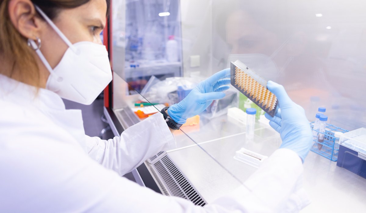 Looking forward to your samples! We can for example offer WES, WGBS &amp; WGS DNA services for accurate variant detection using the @Illumina NovaSeq 6000 and Dragen Bio-IT platforms.

#sequencing #biotech #dna #genomics #rna #molecularbiology #omics