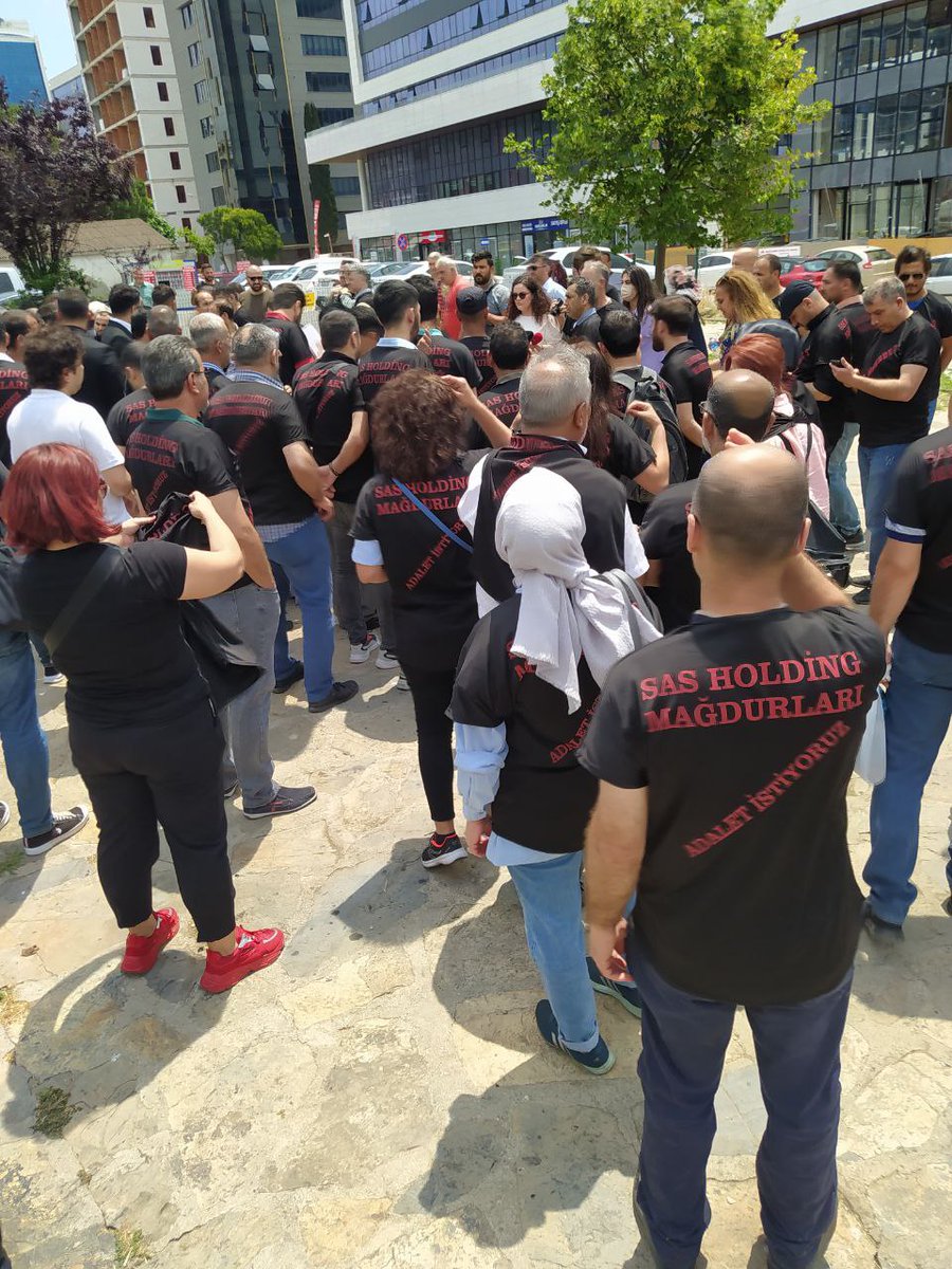 Sasmagdurları Adliyeönünde
<a href="/RTErdogan/">Recep Tayyip Erdoğan</a> <a href="/adalet_bakanlik/">T.C. Adalet Bakanlığı</a> <a href="/suleymansoylu/">Süleyman Soylu</a> <a href="/TBMMresmi/">TBMM</a> Adaletİstiyoruz!