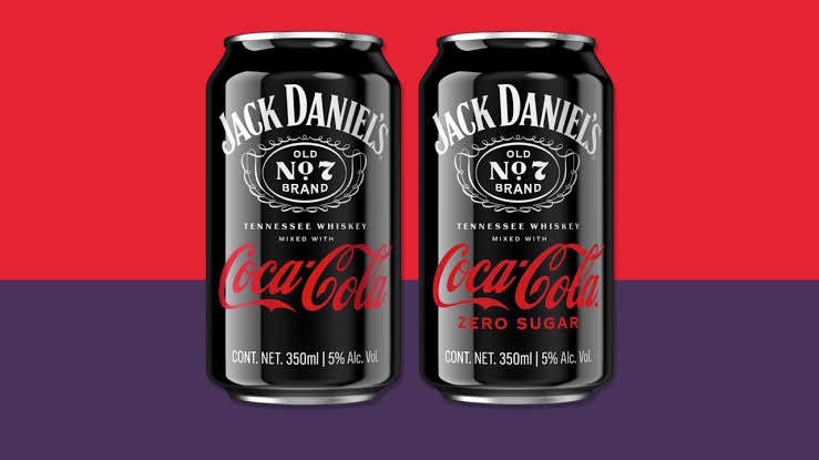 แจ็ค&amp;โคล่าออกตัวใหม่ คือปรกติจะเป็นแบบขวด ไม่มีสัญลักษณ์ของ Coca-Cola Coke แต่เวอร์ชั่นใหม่นี้มาแบบกระป๋อง และมีโลโก้ของทั่งแจ็คและโค้กมาเด่นๆเลย แถมมีแบบ zero ไม่มีน้ำตาลอีก หวังว่าจะมีวางขายในไทยเร็วๆนี้