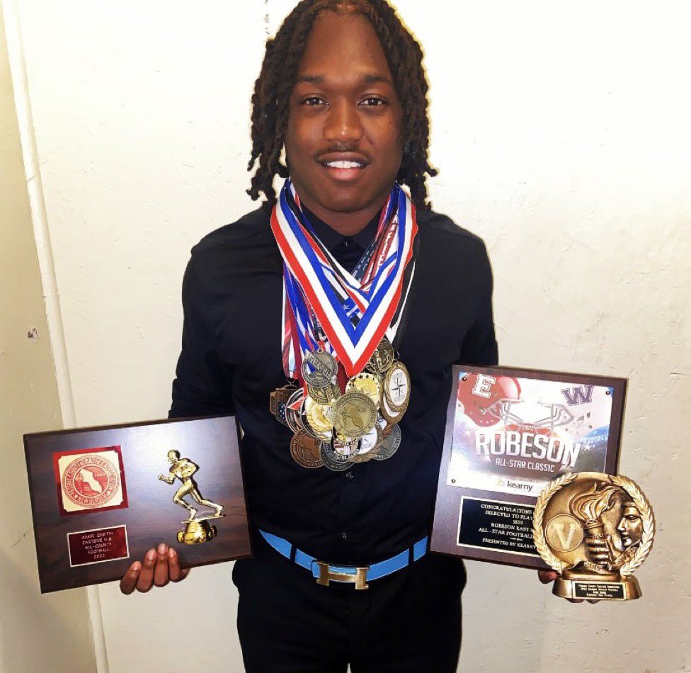 Coach_Gamble56's tweet photo. Congrats To The Guys Receiving Their All-County Awards Last Night‼️ And Not Only Just Being Praise For Their Talents In Football But In Other Sports Too 🐐🧡 #AllUsWe #recruitEASTSIDE https://t.co/npw6JLkQwT