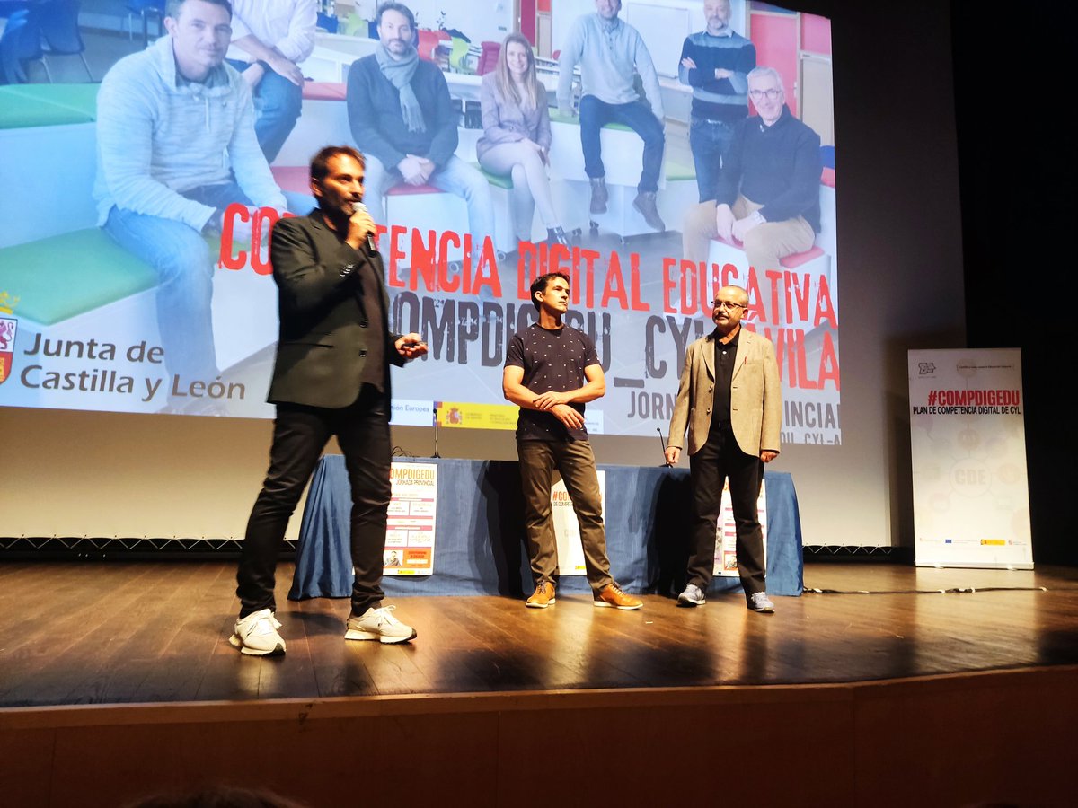 AvilaEducaJCYL's tweet photo. Nuestros Mentores Digitales y compañeros Asesores Técnicos Docentes José Luis Jiménez y Jorge Sánchez nos explican las características y estrategias de #CompDigEdu_CyL_Avila https://t.co/YAmkk3KPc5