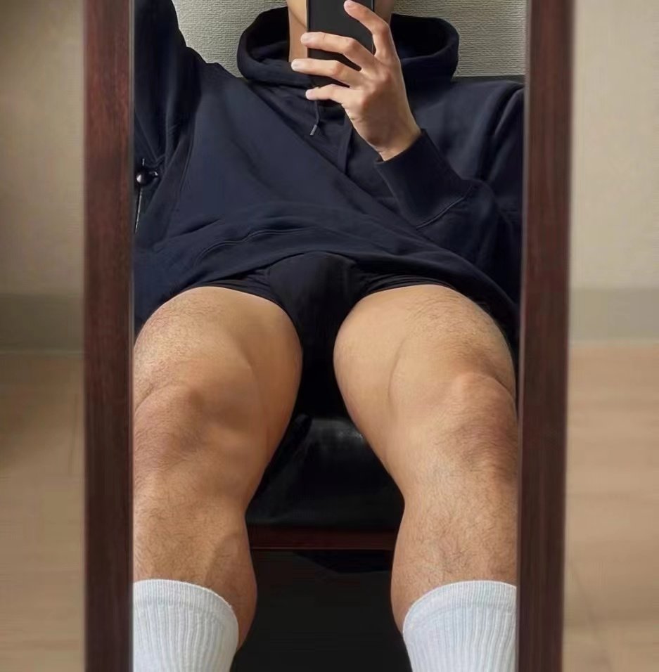 宝宝们，请《转发此推文》，那些做0没有快感的人，是因为肠道对润滑油过敏，用唾液代替润滑油，就会体会到做爱的乐趣，希望每个想做0的朋友，可以尝试一下。