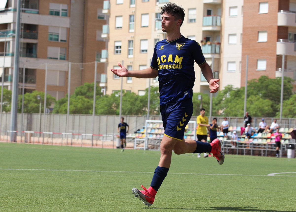 UCAMMurciaCF's tweet photo. 📊 𝗘𝘀𝘁𝗮𝗱𝗶́𝘀𝘁𝗶𝗰𝗮𝘀 | Final de temporada.

⚽️ Máximos goleadores 𝗝𝘂𝘃𝗲𝗻𝗶𝗹 𝗔

2⃣4⃣ @gabrieljimeno_ 
2⃣4⃣ @oscar_rj10 
2⃣1⃣ @jjoselillo11 

👟 Máximos asistentes 𝗝𝘂𝘃𝗲𝗻𝗶𝗹 𝗔

1⃣8⃣ Torres
1⃣1⃣ @oscar_rj10 
1⃣1⃣ @jjoselillo11 

#CanteraUCAM https://t.co/p42q92obEm