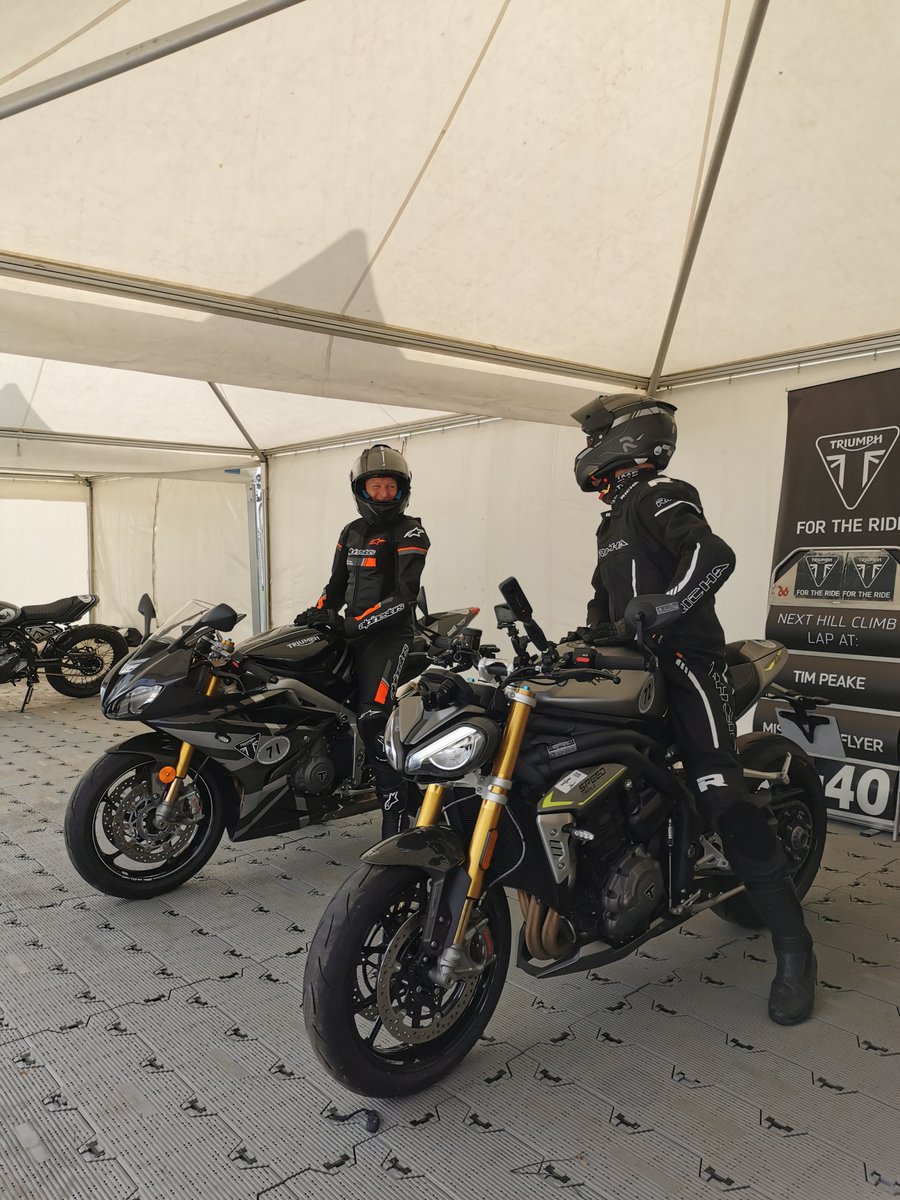 astro_timpeake's tweet photo. This year's @fosgoodwood promises to be spectacular. Flying cars, electric boats and even an AI dolphin experience... I'll be getting a glimpse of what the future holds at #FOSFutureLab and a blast up the hill on the latest @UKTriumph. More info here: https://t.co/qcuEfluHbw https://t.co/VnVZhmxbPO