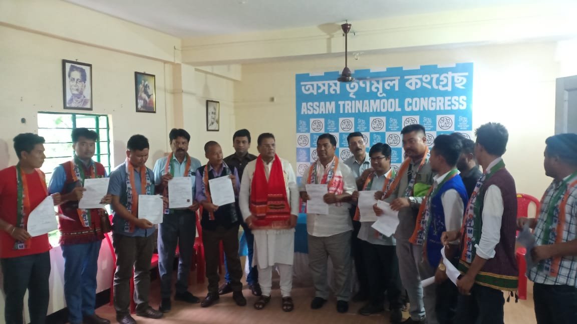 ripunbora's tweet photo. Noted social activist &amp; influential leader of Karbi Anglong Vidya Singh Rongpi along with several others joined @AITCofficial at the state HQ today. 

Popularity of @AITC4Assam is growing day by day in both the plains &amp; hills. 

It's time for CHANGE! It's time for Assam to SHINE! https://t.co/f0gBkhHUpp