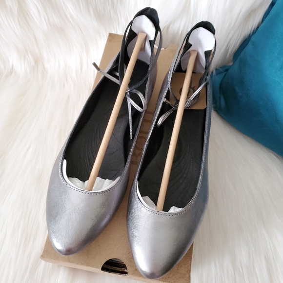 tschictique's tweet photo. So good I had to share! Check out all the items I'm loving on @Poshmarkapp #poshmark #fashion #style #shopmycloset #anntaylor #born #forever21: https://t.co/ib6TBEUpE8 https://t.co/8F3nPpP3bG