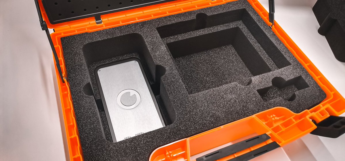 RobinsonYolandi's tweet photo. Check it Out 😎

Thank you to @flexOptix for my #FlexCase! This is from now on my daily accessory which compliments my bright and no bullshit personality. 😜

#LessBullshitMoreEngineering
#IXPcommunity #peering #datacentre #engineer #engineering #patching https://t.co/hNScJYFFf3