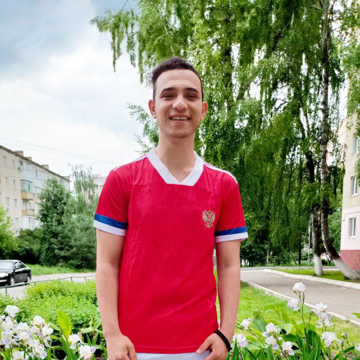 abdo116678's tweet photo. Приятно носить эту рубашку ♥️🇷🇺 https://t.co/oaJO4Lpuft