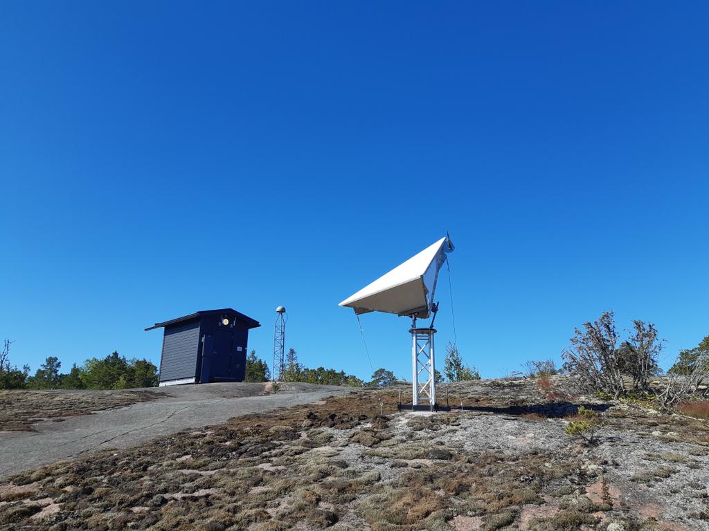Dr_Jyri's tweet photo. Another week, another geodetic SAR reflector installation. This time at the Åland island #FinnRef station. Also #absolutegravity measurements. @fgi_nls https://t.co/JdpEp2NbpB