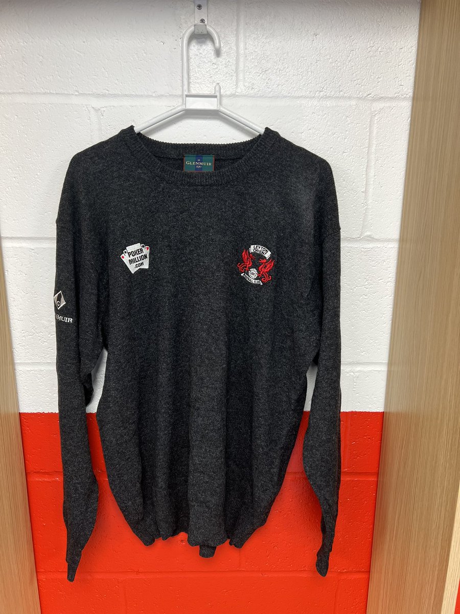 adakitman's tweet image. Giveaway from the Poker Million era, I think around 2006! A Glenmuir jacket and jumper in medium. These were given to staff and players only. They are unworn but tags have been removed. Like, retweet, do as you please and I’ll pick a winner Friday. Good luck!