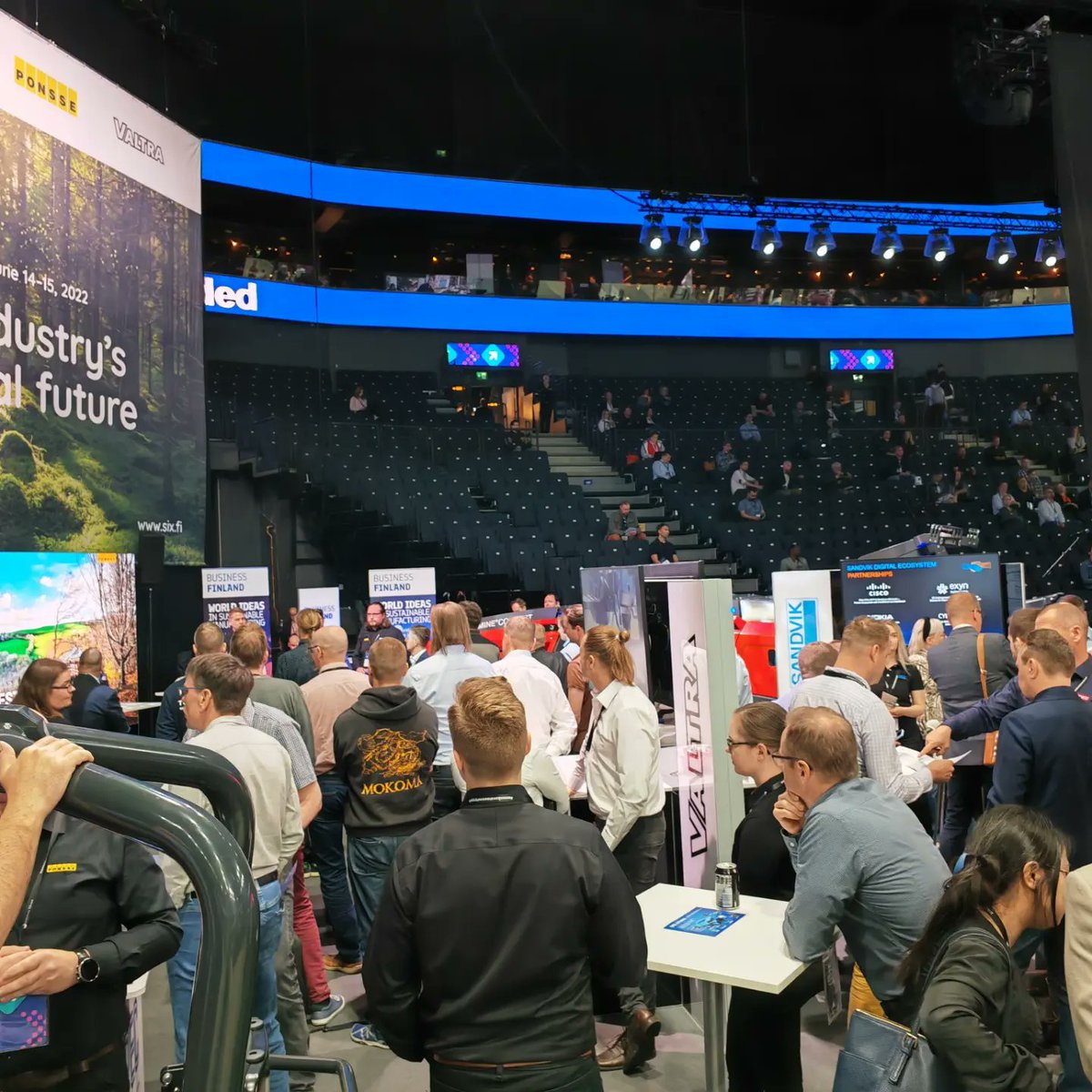 Jocka's tweet photo. Tänään messuillaan! Nokia Arenalla järjestetään digITtre-messut, joissa tutustutaan digimaailman uutuuksiin ja tulevaisuuteen eri aloilla. Suomessa tulee tehdä lakimuutoksia, jotta lainsäädäntömme ei suotta torppaa uusia innovaatioita, joita voidaan viedä maailmalle.
#digitre https://t.co/orO27316cb