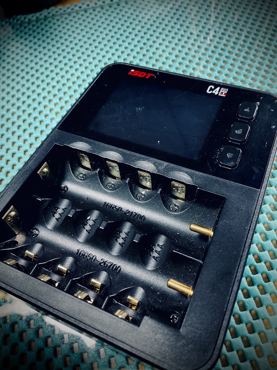 ISDT C4 EVOに、京商のマルチセルチャージャーEVOのファームを入れたい 