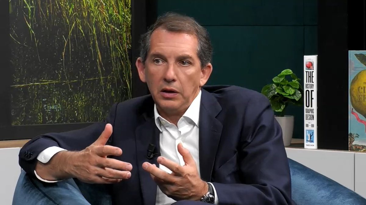 CA_CIB's tweet photo. #MyDigitalDays in France | Time for our staff members across the world to discover the Bank's #transformation programme through a fireside chat between our CEO Jacques Ripoll and our Deputy General Manager in charge of IT &amp; Operations Services, Pierre Dulon. https://t.co/mUJEcSZDuL