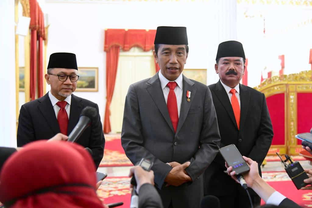 dalam waktu dekat.

"Insyaallah dalam waktu dekat kita akan sampaikan target berapa hari itu sudah bisa terealisasi," tandasnya.

Jakarta, 15 Juni 2022
Biro Pers, Media, dan Informasi Sekretariat Presiden

Website: presidenri.go.id
YouTube: Sekretariat Presiden
