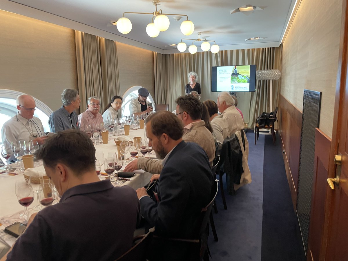 ITAStockholm's tweet photo. On Monday, the #BorsaVini Scandinavia took place in #Stockholm!
At this event participated 40 Italian wine 🍷 producers and more than 150 visitors from 6 different countries!
Italy is the 1st supplier of🍷in #Sweden🥇🏆🍷🌞
#italianwine #tastethepassion #italianWines #winetasting https://t.co/o12mFix3zx