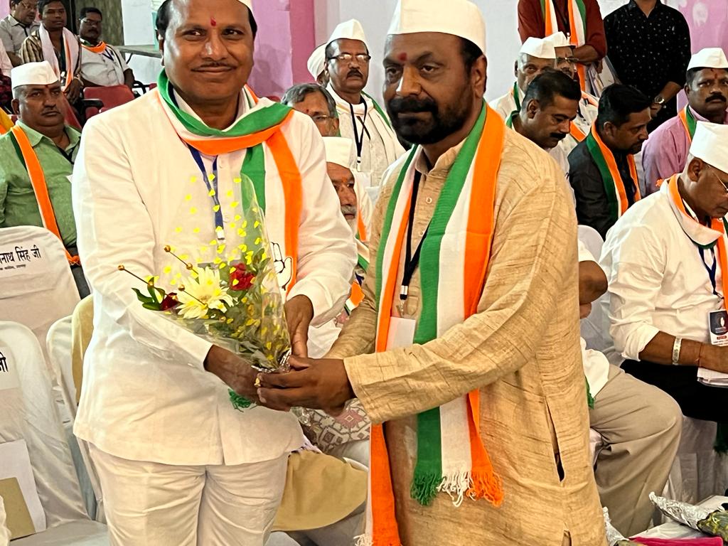 आज अम्बिकापुर राजमोहनी भवन में कांग्रेस पार्टी द्वारा आयोजित "नव संकल्प शिविर" में शामिल रहा |