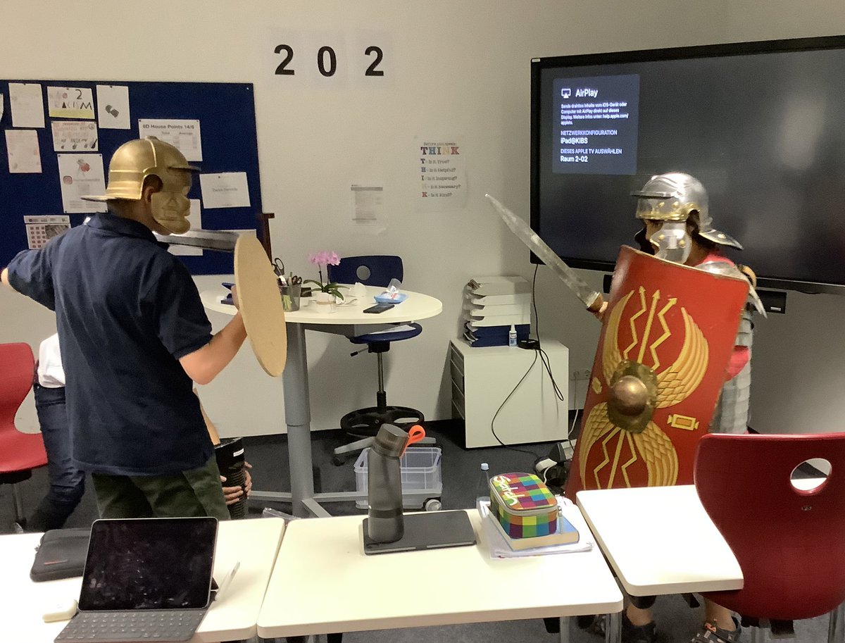 HumanitiesKibs's tweet photo. 6D learning about how to be a Roman legionary the proper way. #KIBSyear6 #teachinghistory #teachinghistoryisfun #romanlegion #romanhistory #kibscreates https://t.co/bJ1IKOYf9M