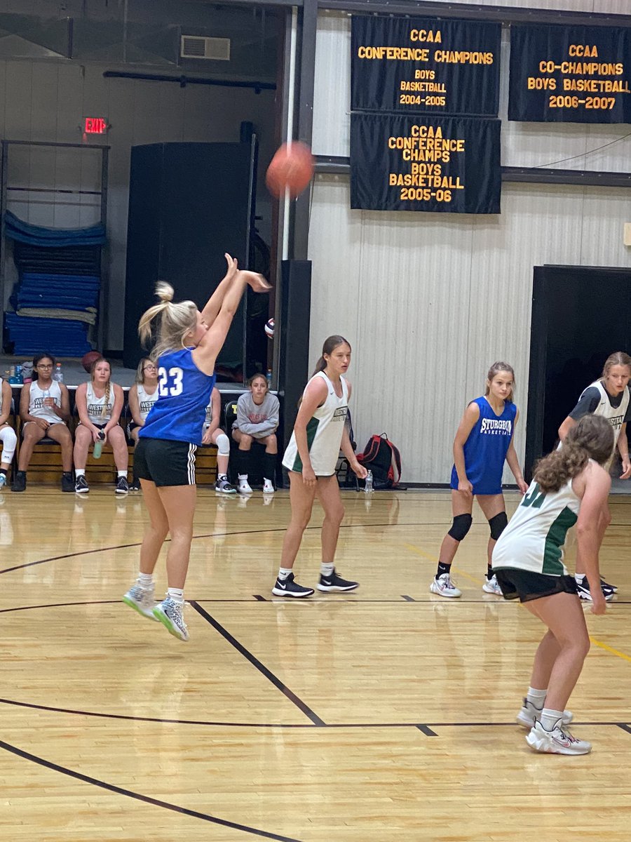 jilby40's tweet photo. Let’s throw some basketball in the mix, too. 7 games this week will only help them get better! https://t.co/IIMhWaL7YG