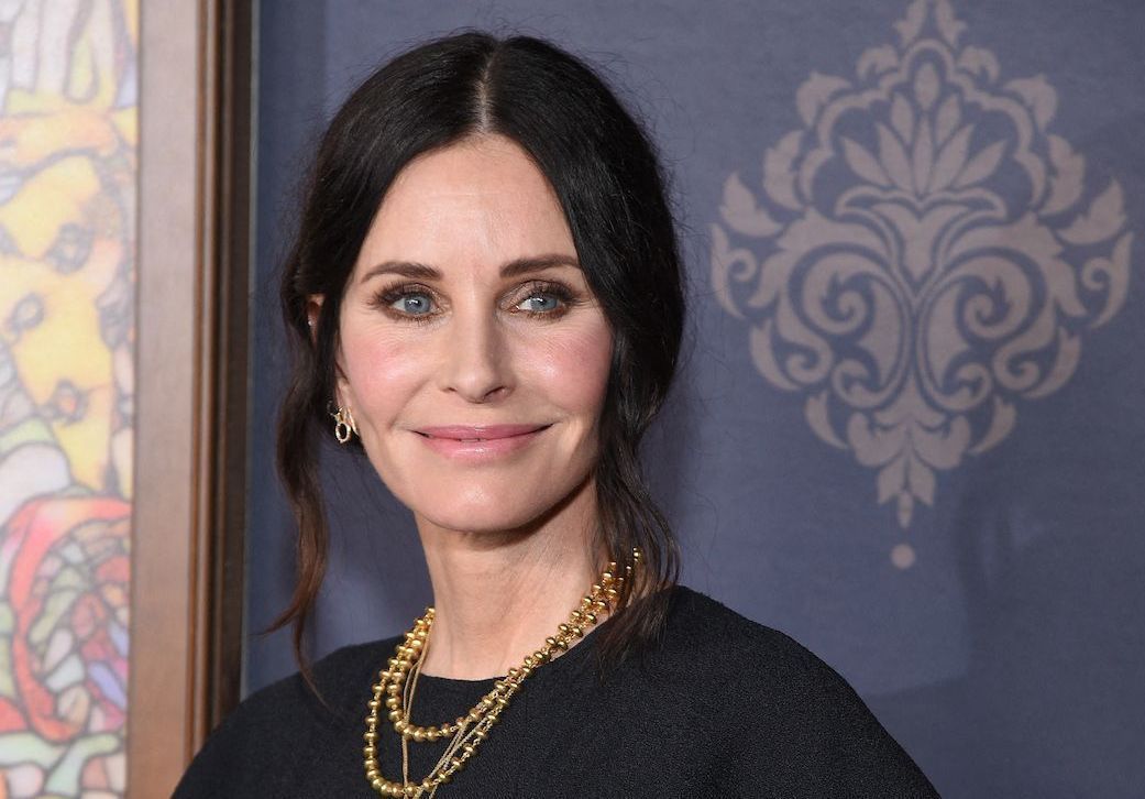 TeamCastagnet's tweet photo. Un Joyeux Anniversaire🎂 à Courteney Cox !
Elle fête ses 58 ans.
#ScreamFan #CourteneyCox #Scream #JoyeuxAnniversaireCourteney #HappyBirthday #Actrice #HappyBirthdayCourteneyCox #JoyeuxAnniversaire🎂 #HappyBirthdayCourteney #Cinéma #58ans #EnCeJour #15Juin1964 #15Juin #15Juin2022 https://t.co/R4eEkg8anq