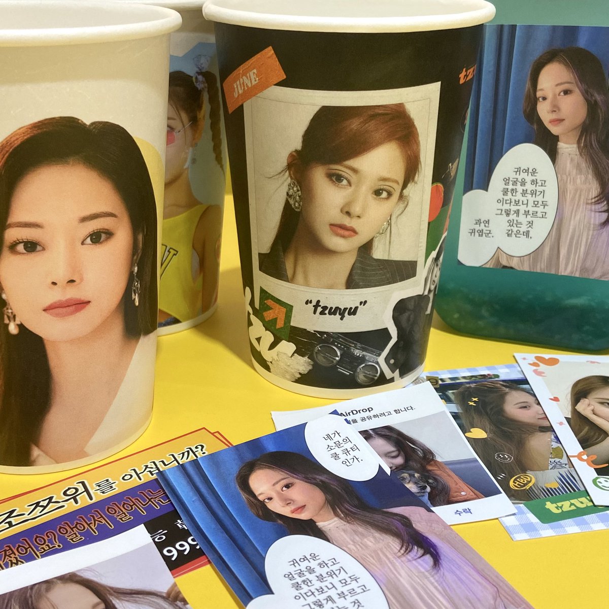 LUCID0614's tweet photo. 전시되어 있는 사진들이��� 입구에 있는 현수막 너무 예뻐요.. 울 쯔 생일축하해😘

#아기늑대쯔위생일 https://t.co/9DJ9dtADsn