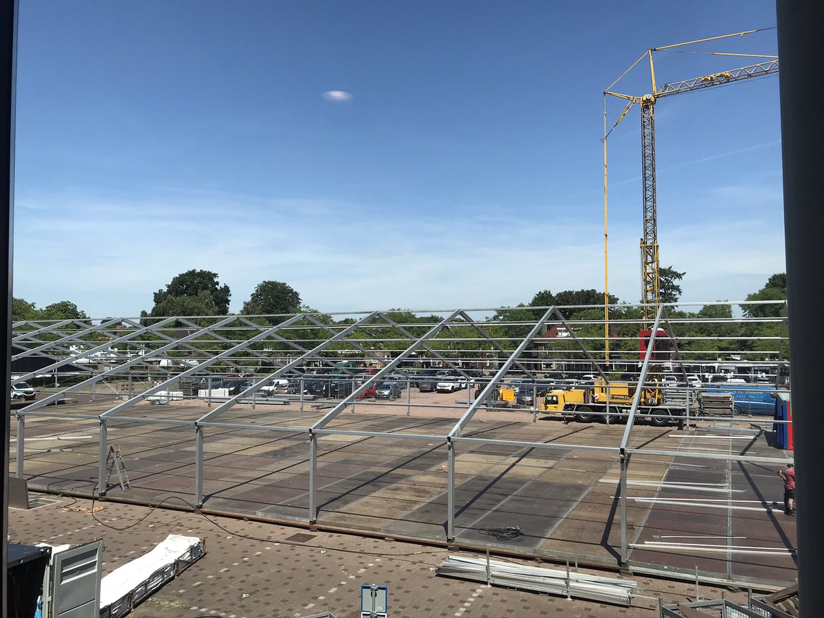 Na 2 jaar even puzzelen hoe het ook alweer moest😉 maar straks staat de helse tente weer op de vertrouwde plek! <a href="/PRSchoolfeest/">School & Volksfeest Goor</a> <a href="/gemhofvantwente/">Gemeente Hof van Twente</a>