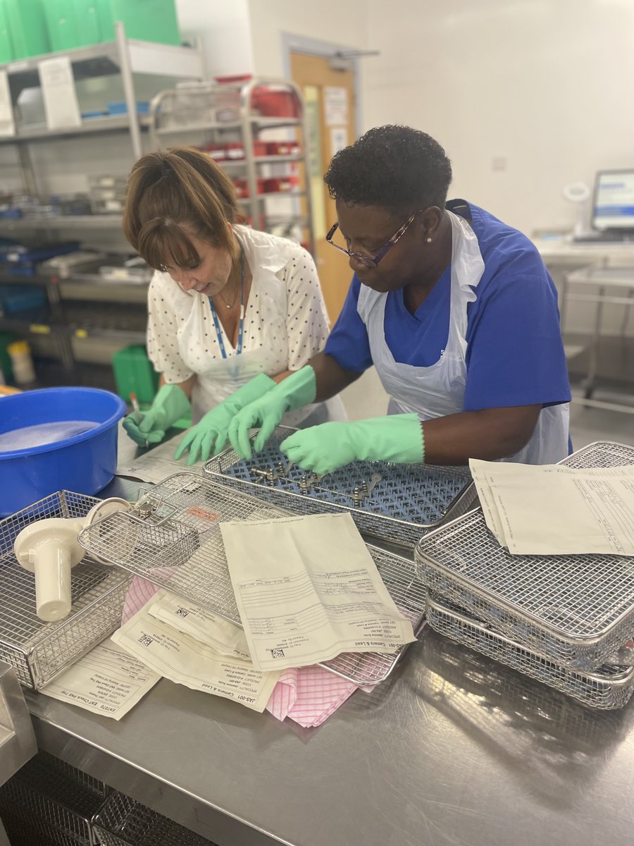 estates_nhs's tweet photo. Next up for #HealthEFMDay, we have our Business Manager, Jacqui Cartwright, getting stuck in over at HSDU😄
@StockportNHS https://t.co/CvTvAIZWjD