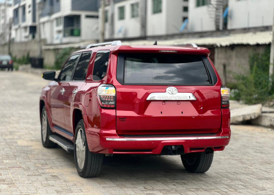 🔥 *Manufacturer:* Toyota 

       *Model* 4runner Limited edition 14m duty fully paid 

      *Year:* 2021

      *Status* Brand new 

     *Colours*  Red on Black interior 

      *Location:* lekki 

       *Price* 42.5m  (Slightly negotiable)

Call/whatsapp: 08106622356