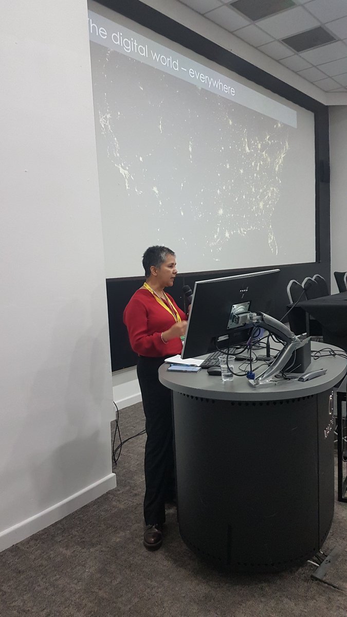 openforumevents's tweet photo. Dr Sangeet Bhullar @wisekids explaining digital literacy and resilience. #SGCOFE @openforumevents https://t.co/8PxRAZvEDo