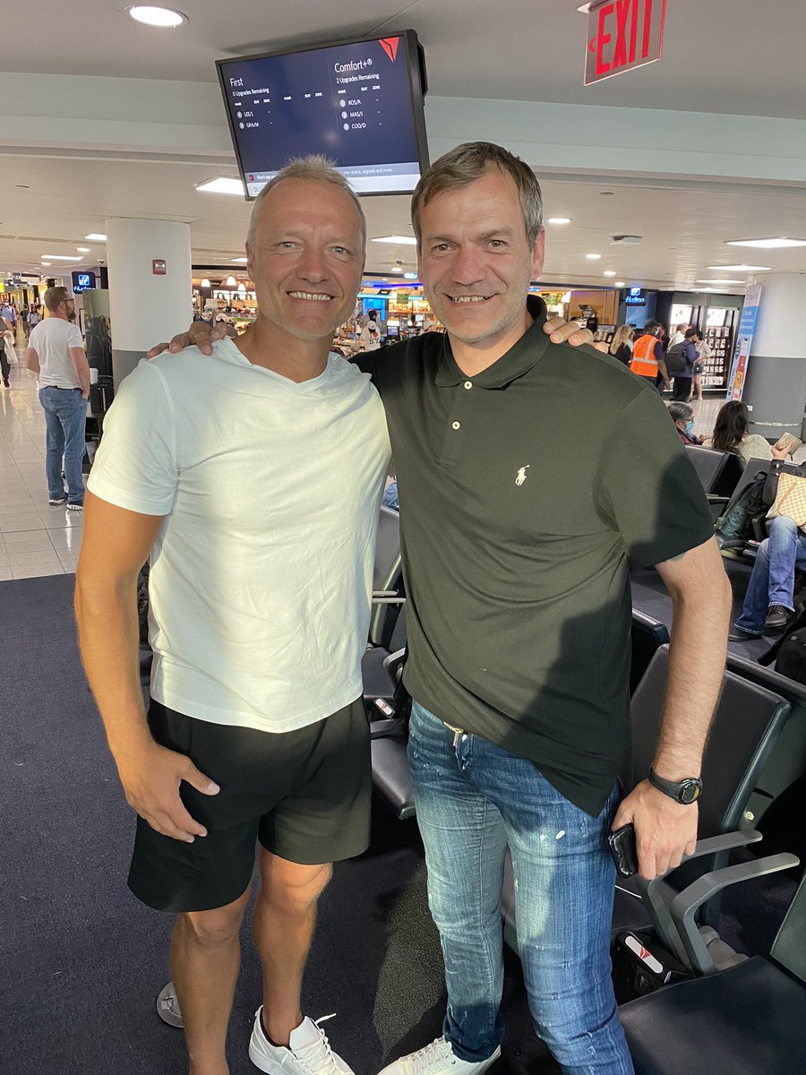 maiktaylor1's tweet photo. Wherever in the world it’s great to bump into good people and old team/room mates 😊😃🙌🏼🙌🏼 #keepersunion https://t.co/s45KZ79sfV