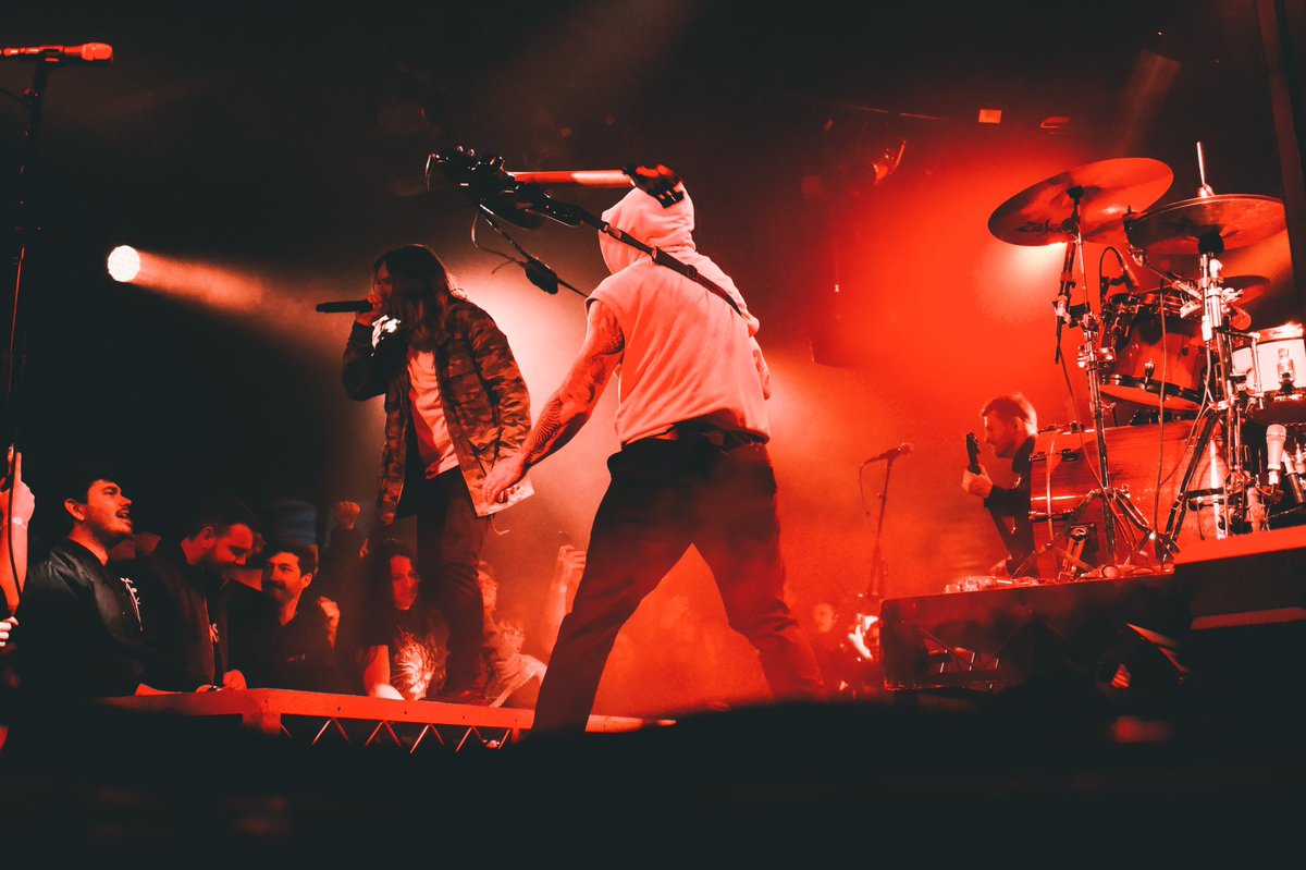 Hey hi hello, just dropping by to say I love <a href="/fitforaking/">Fit For A King</a> 

Some snaps from the adl show