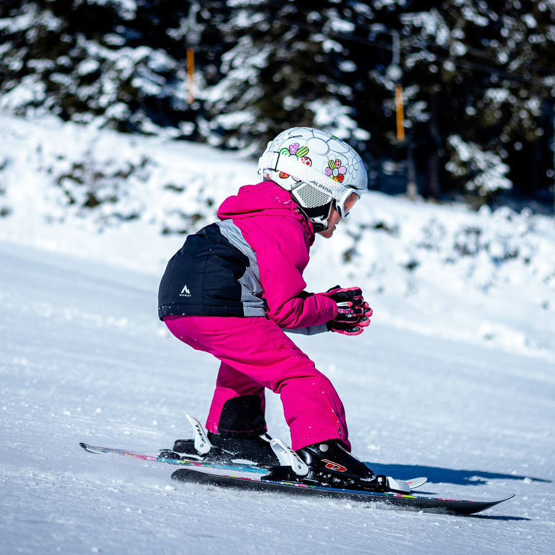 Kijk dat gaan! 😍 Op welke leeftijd heb jij leren #skiën?