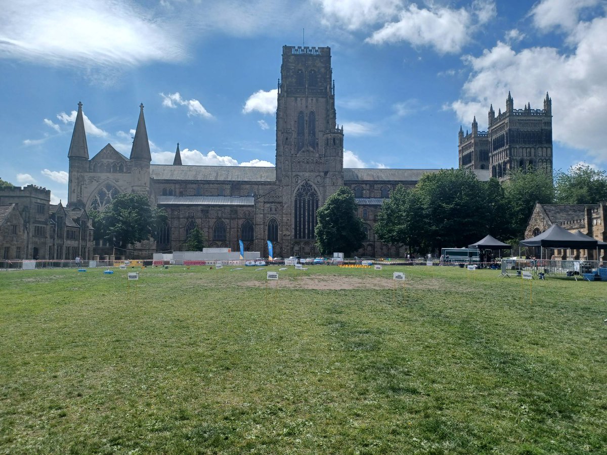 DurhamCLS_SSP's tweet photo. All hands on deck for today's Durham Dash! Sun is out and we're excited to see everyone back! #DashIsBack #DoTheDash2022 https://t.co/pBX3DCVEbI