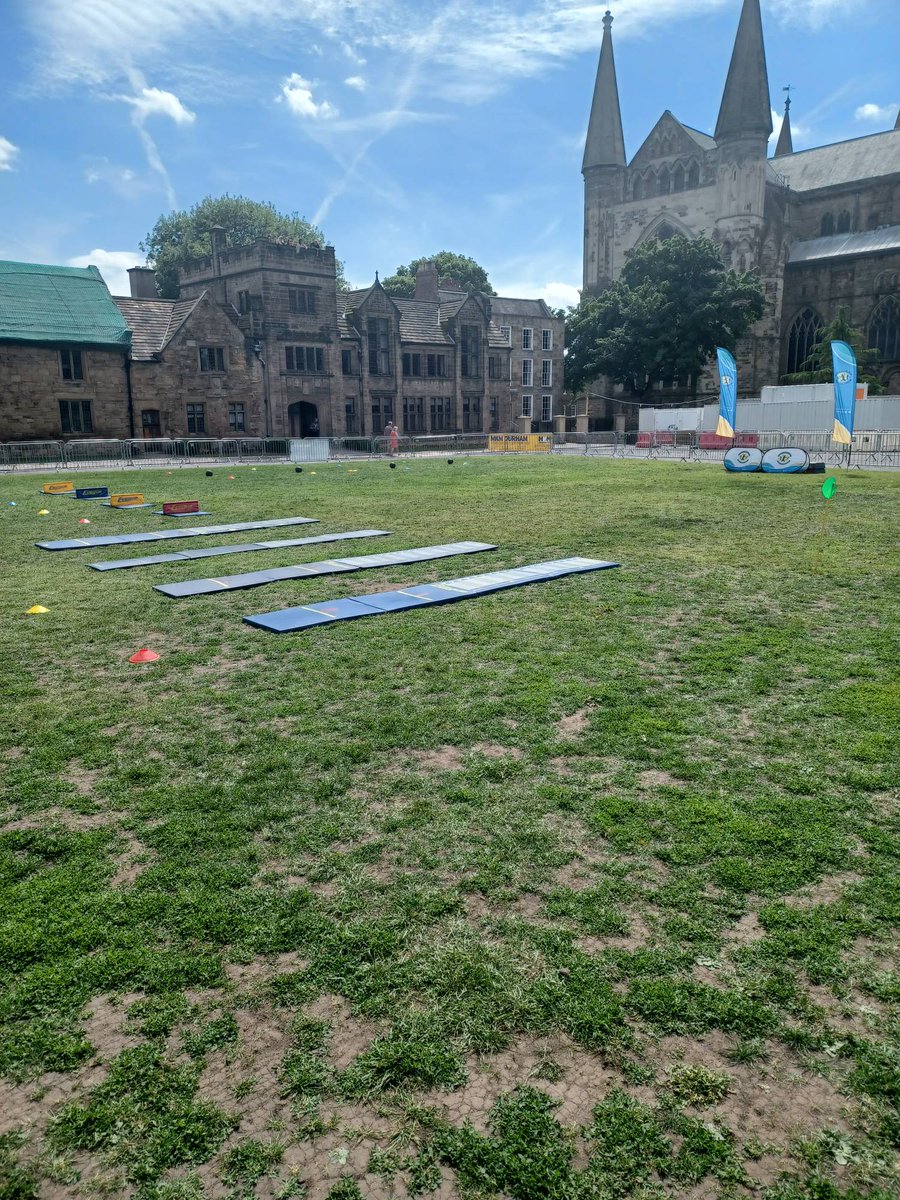 DurhamCLS_SSP's tweet photo. All hands on deck for today's Durham Dash! Sun is out and we're excited to see everyone back! #DashIsBack #DoTheDash2022 https://t.co/pBX3DCVEbI