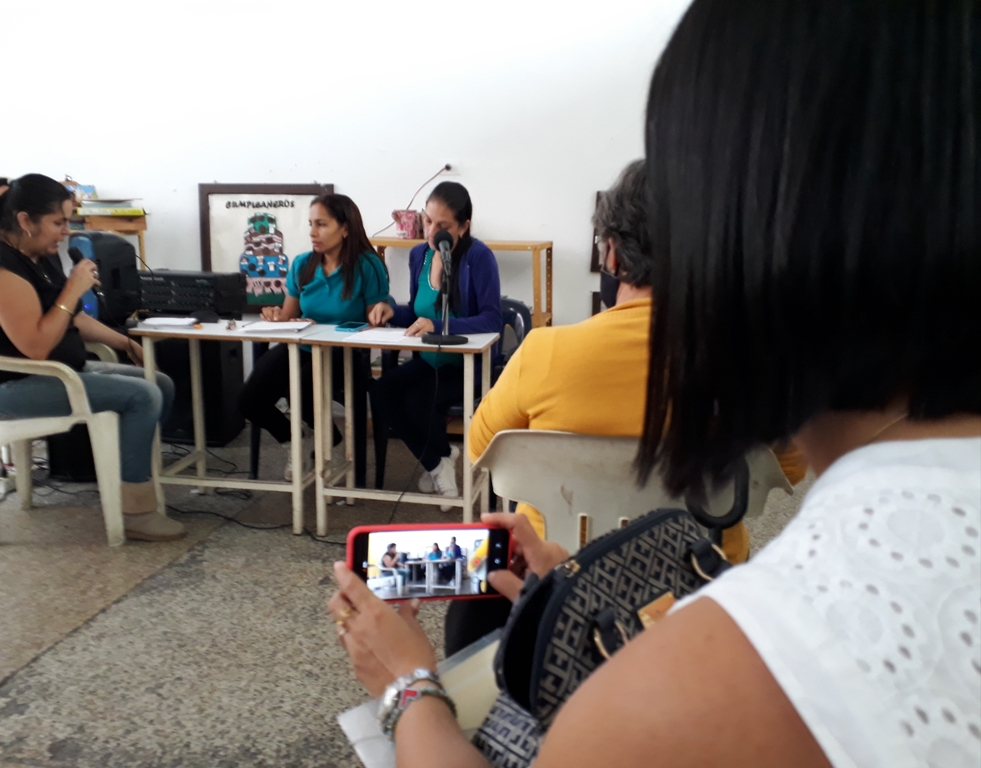 #RadioEscolar | Realizada jornada de capacitación “Producción de guión y libreto radiofónico” en el Circuito Educativo N4 #Táchira @MPPEDUCACION <a href="/Crazet2011/">Crazet2011</a> <a href="/info_mppe/">INFO MPPE</a>  @ClifpC <a href="/UETDT/">UETalentoDeportivo</a> <a href="/BustamanteCei/">CEIBustamante</a> <a href="/CLIFPMMICHELENA/">CLIF MICHELENA</a> <a href="/CRAJAUREGUI2/">CRAJAUREGUI</a> <a href="/culturatchira1/">cultura_táchira</a>

#14Jun
#LaVozDeVenezuelaEnQatar