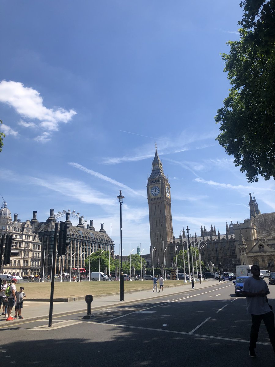 hayleybesa's tweet photo. Great morning at the School Resource Management Summit representing BESA members. Lots of great and interesting conversations with educators and educational suppliers #schoolrm22 https://t.co/S0vEOBmTqq